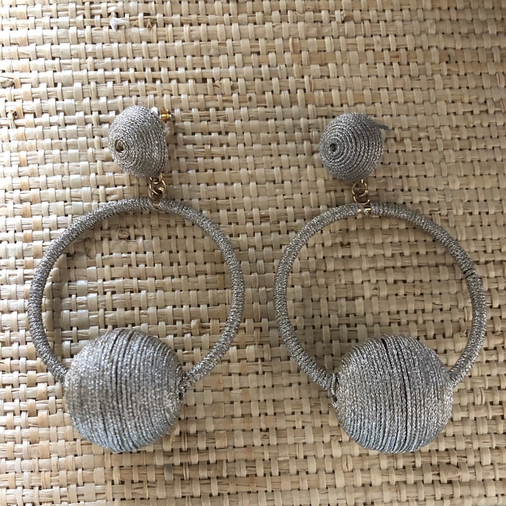 Silver hoop la earrings